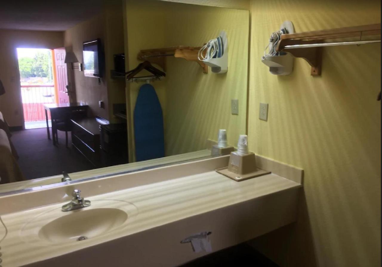 Budget Inn & Suites Hawkinsville Eksteriør bilde